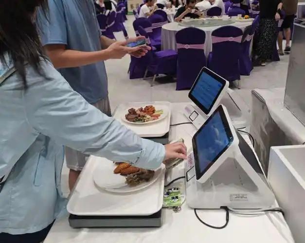 [微风]从亲民平价穷鬼食堂变身隐形钱包刺客！两年关停近六成门店，称重快餐彻底迎来