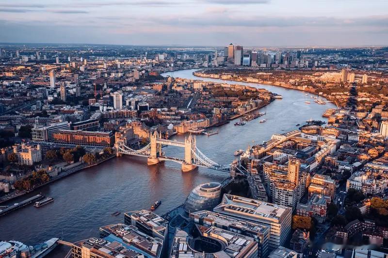 英国掷金140亿，加码电动汽车购买补贴，

伦敦时间23日，英国政府向全球电动汽