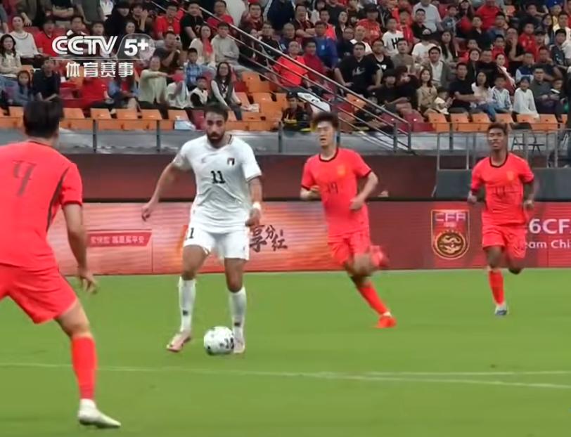 半场让巴勒斯坦灌了三个，中国男足半场0-3落后巴勒斯坦！北京时间2026年10月