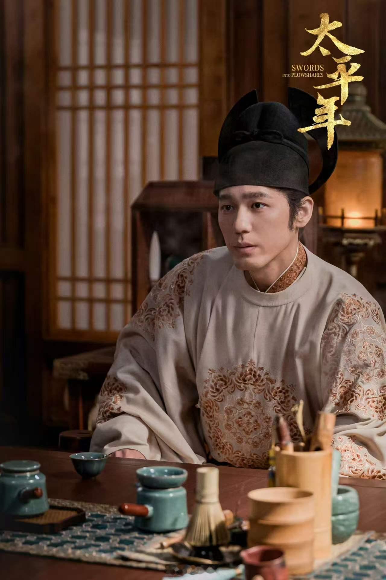 白宇回应钱弘俶是魔丸还是灵珠太平年被白宇的解读破防了！钱弘俶从无忧无虑的魔丸变成