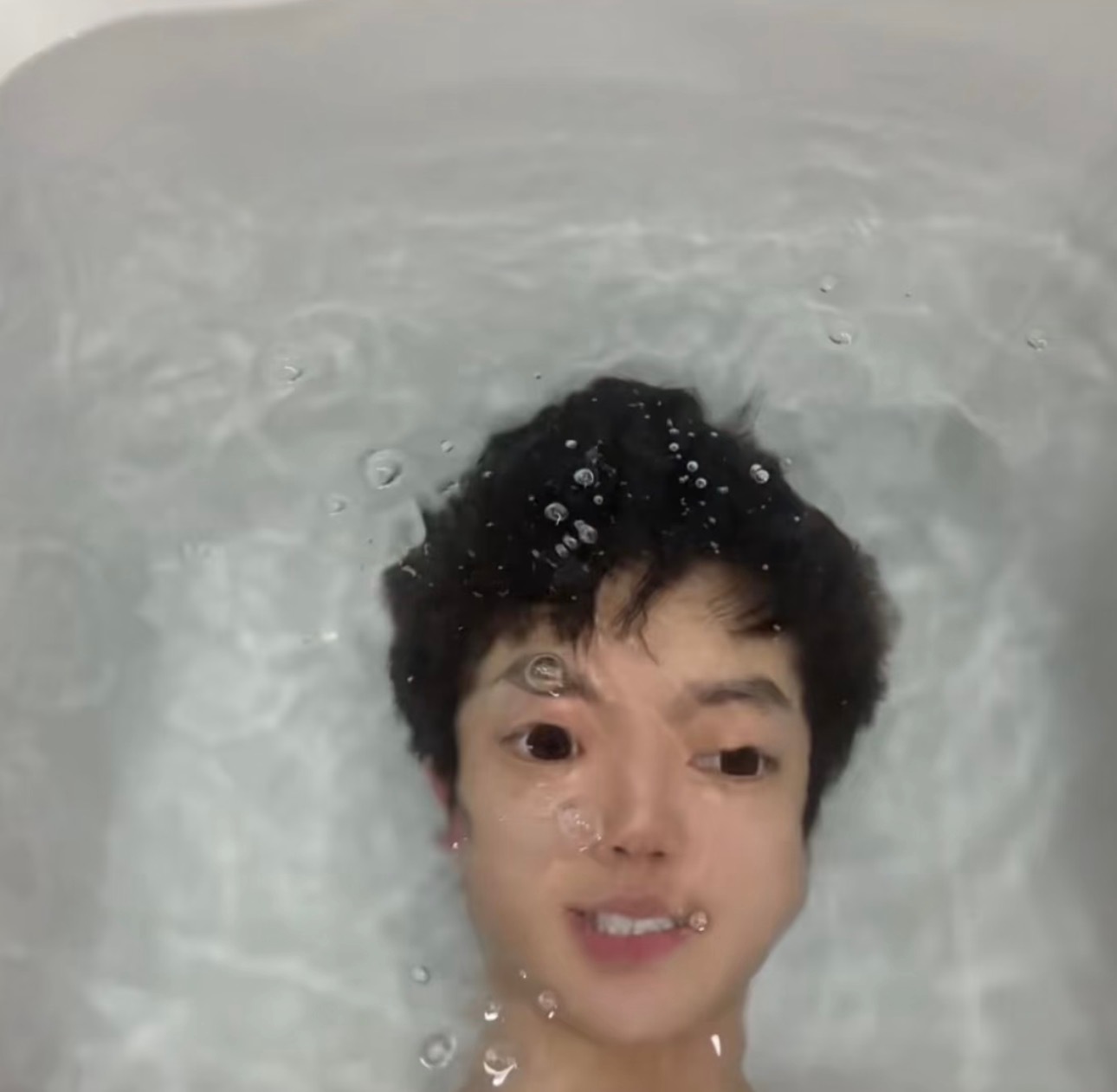 玩的时候累死，回来看照片又觉得美死。咋这贱。 ​​​