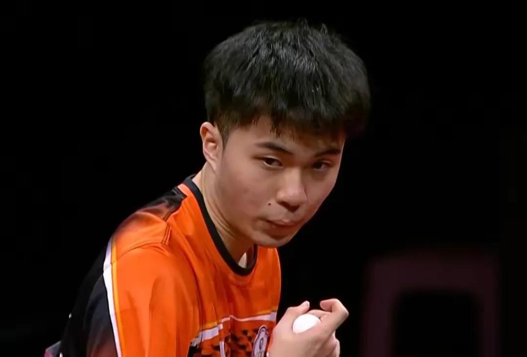 男单1/8决赛战果
#2024WTT常规赛多哈站# 
林钟勋3-1冯翊新
户上隼