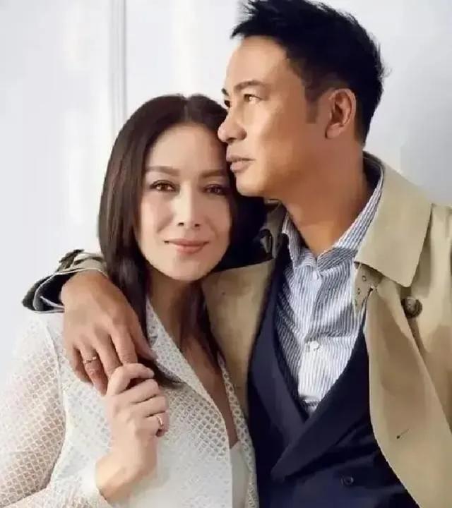 任达华icon当年铁了心丁克，和琦琦icon潇洒满世界飞，结果2006年琦琦意外