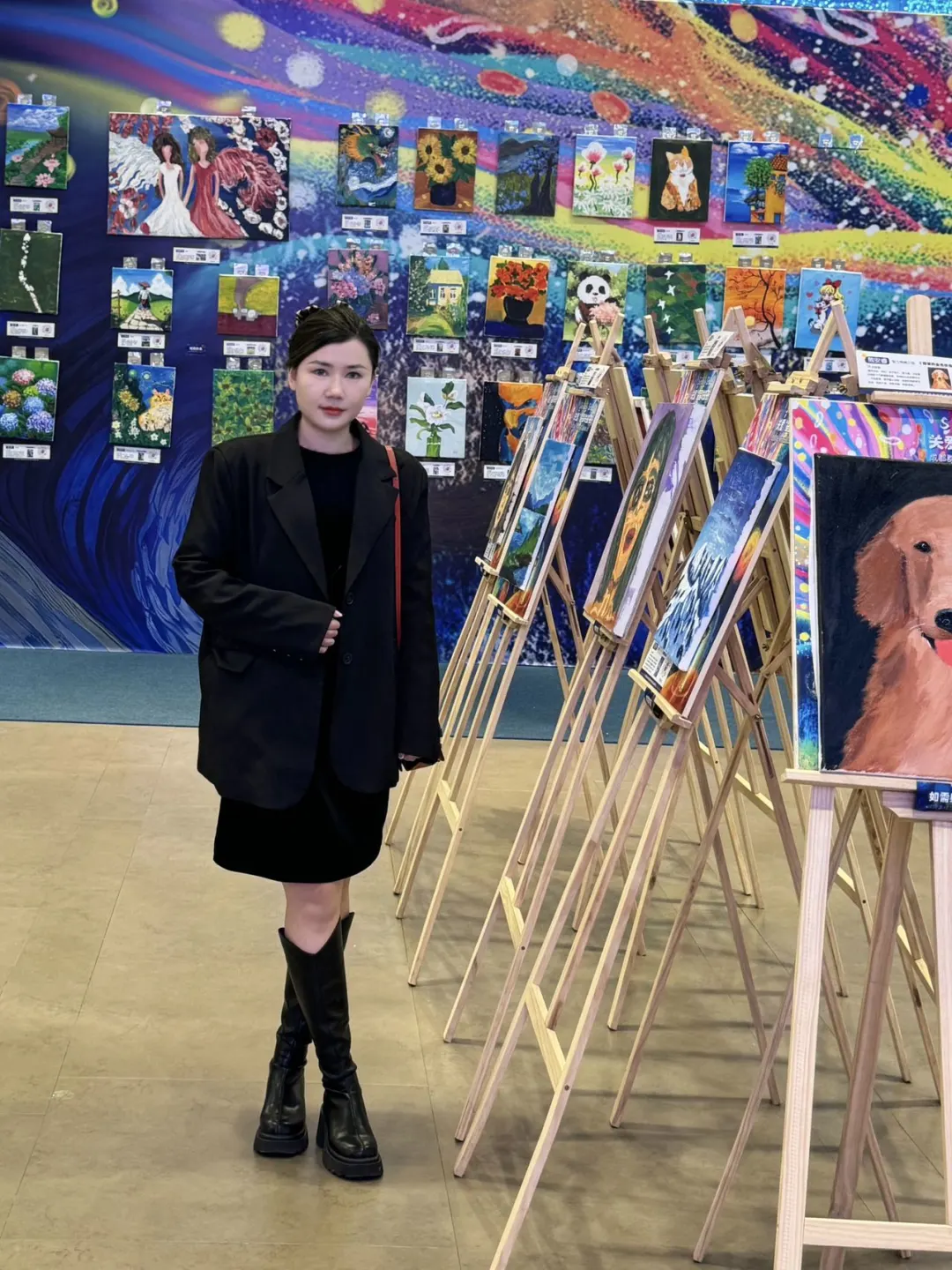 成都群光广场，公益画展传递温暖