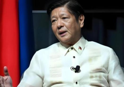 菲律宾倒向了美国，新加坡倒向了美国，柬埔寨倒向了美国，越南也在倒向美国的路上..