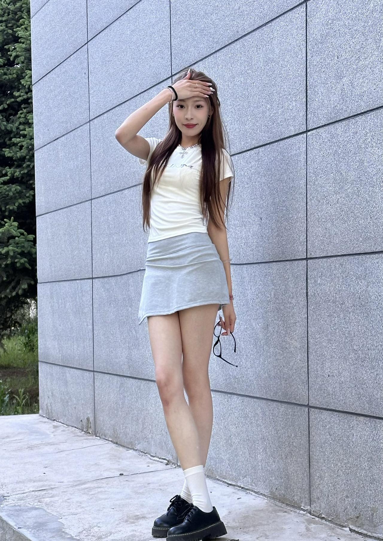 |||穿搭是个人品味的外在流露，一身得体造型，能悄悄烘托独特气质。用心琢磨搭配细