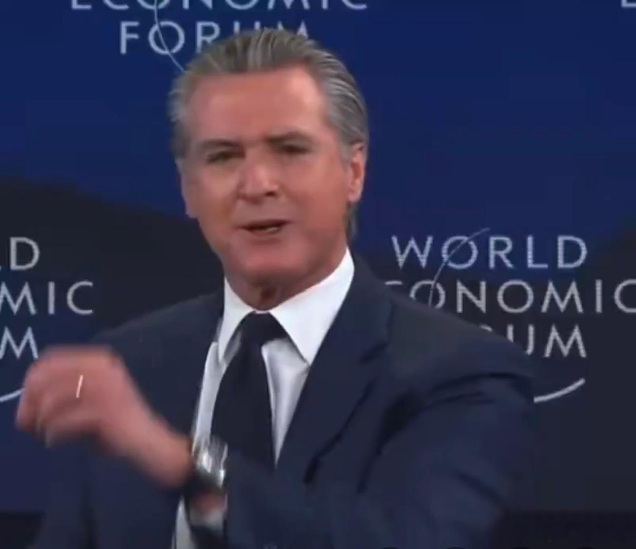 ‼️ 突发新闻：纽森在达沃斯表示：      “这里没有法治，只有唐纳德·特朗普