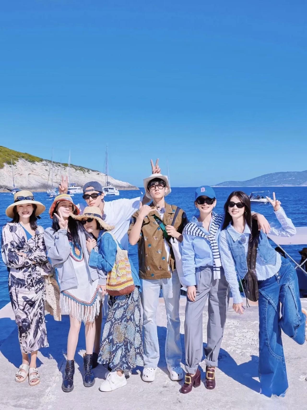 花少下一季要往恋综发展，4男4女，OK吗？

花少导演李超在访谈视频中透露参与节