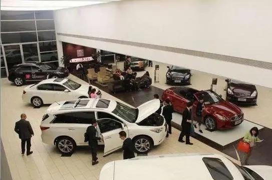 上星期，我找亲姐姐借20万买车，她答应了，我提着礼品去她家道谢，顺便拿钱。饭后姐