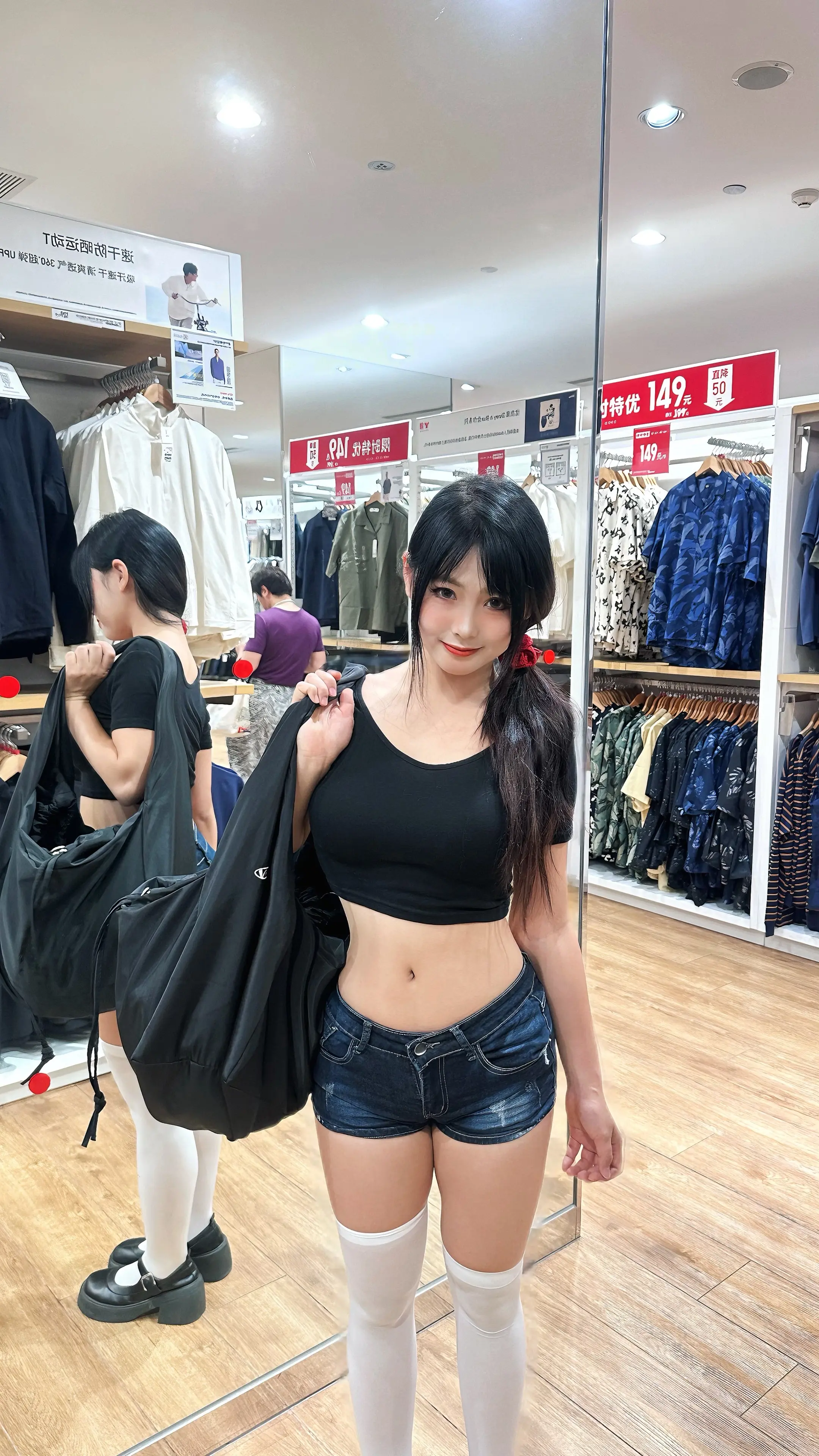 今天人好多 牵紧啦。