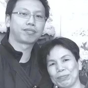 2015年，扬州一单亲母亲，正为女儿嫁妆发愁，银行卡却突然收到1530万转账。母