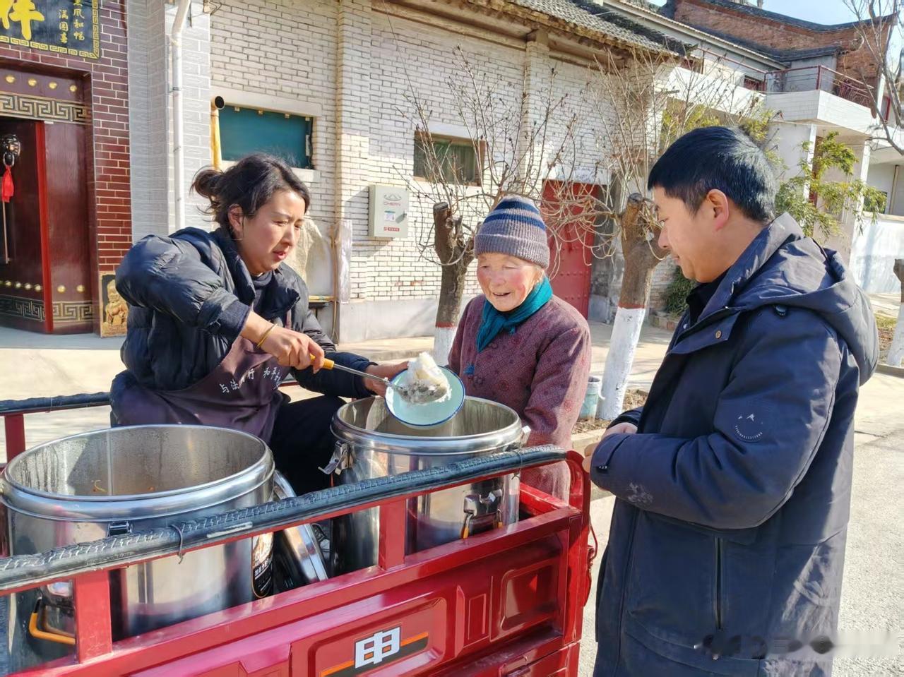关中平原，渭河两岸，是中华农耕文明的重要发祥地。这里曾是周秦汉唐的京畿之地，礼乐