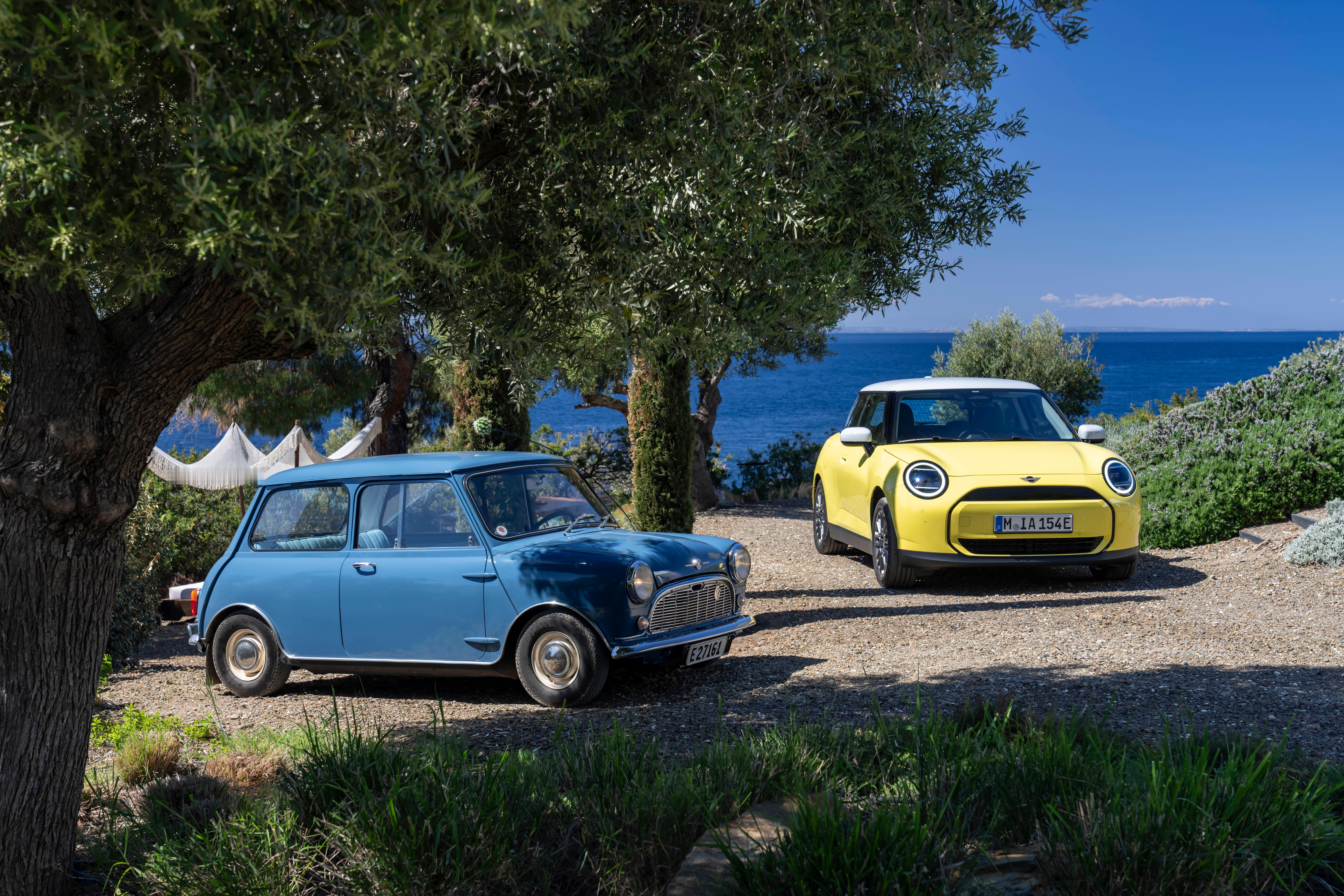 纯电MINI Cooper E，这个Sunny Side Yellow黄色车漆也