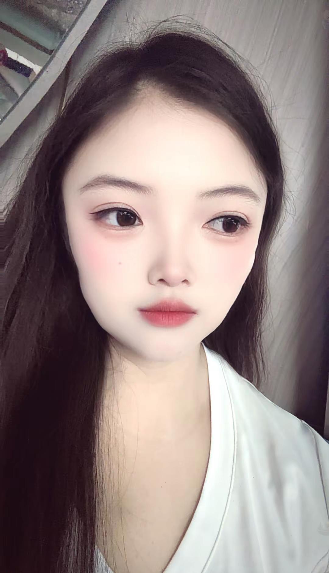 安静做自己，学会沉住气，不要高估和任何人的关系，认识就是戏，全靠飙演技，每个人都