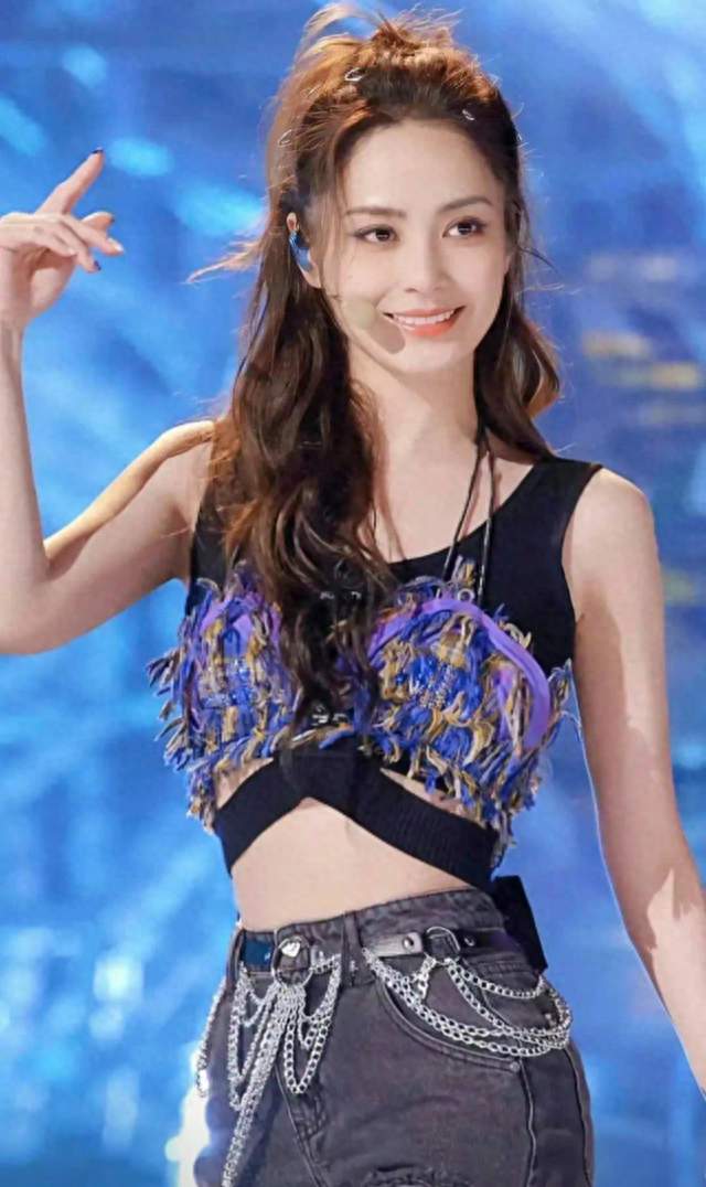 阿娇深夜青岛赶海，抓到海鲜却全部放生
