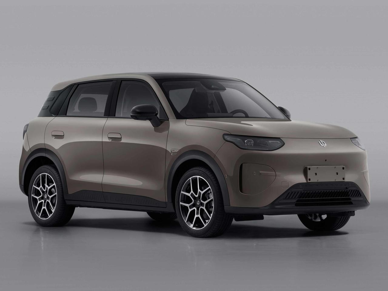 A10这前脸长得就“很零跑”，4米2的精致小车，纯电续航干到500km，还能选装