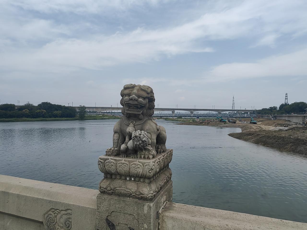 这种景区收门票，我感到非常气愤，甚至想大声说粗话，这是什么地方，这是我们的耻辱，