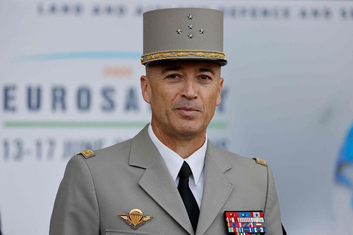 3月24号巴黎举办的国防论坛上，法国武装部队总参谋长法比安·曼顿，一点没给美国留