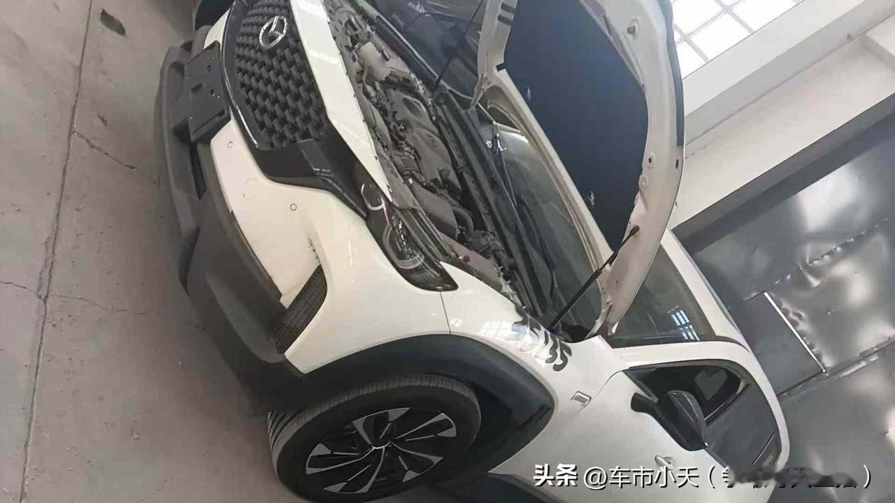 以前经常看到厂家试验车，现在很少看到了。最近看到一批是马自达的CX-50，看数量