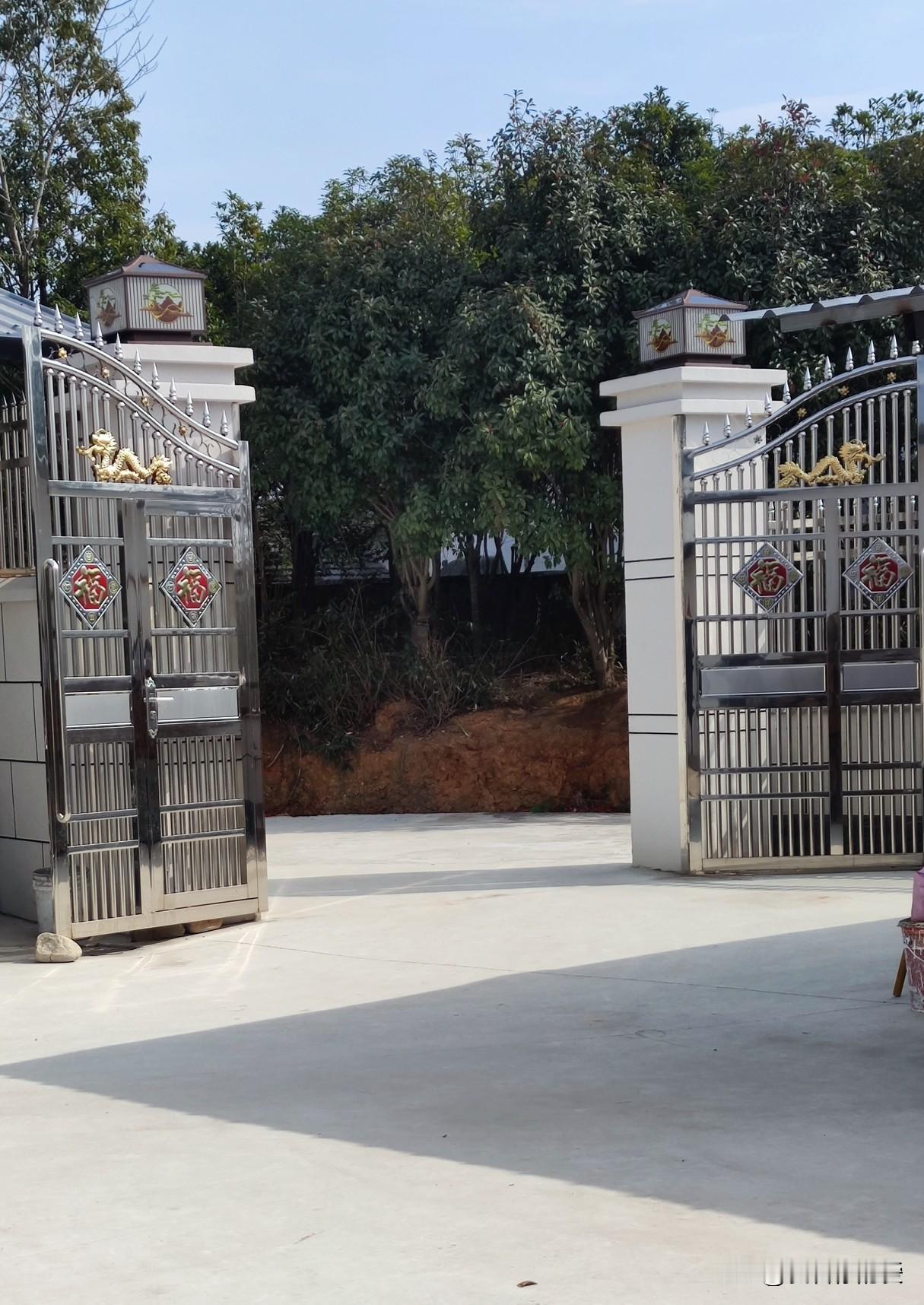 女朋友索要 60w 彩礼，这着实令人头疼不已。别急，先稳住阵脚，得和她心平气和地