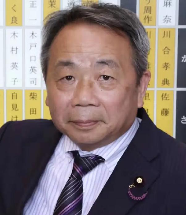 日本参议员、汉奸石平8月2日叫嚣道：“中国的无知粉红还以美国在日本驻军为由，硬说