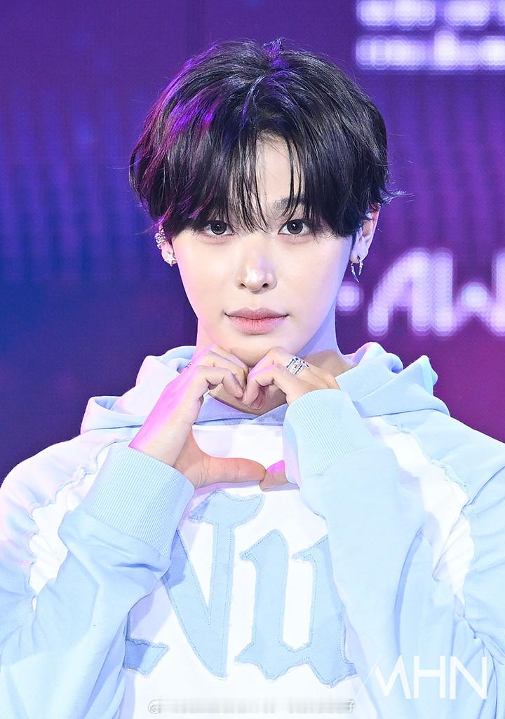 NCT WISH吴是温（SION ）、前田陆（RIKU）、得能勇志（YUSHI）