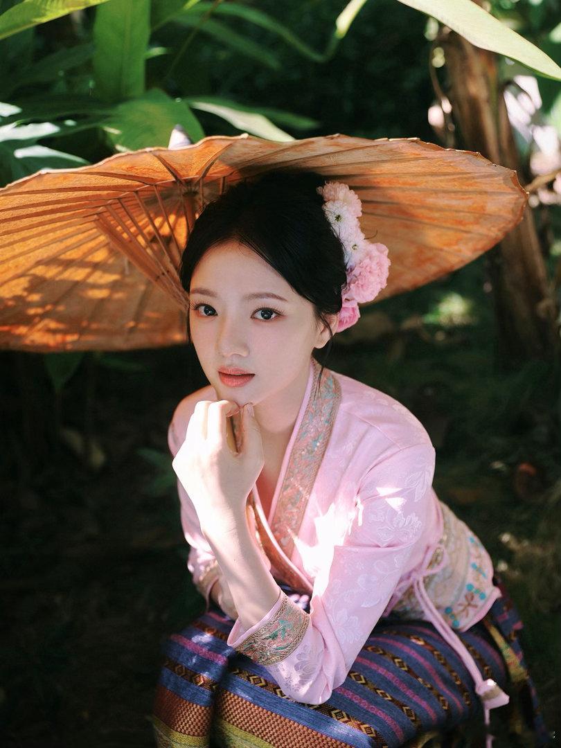 任敏跳傣族舞 北舞严选名不虚传！舞姿轻盈有灵气，傣族舞的柔美全展现，太可了 