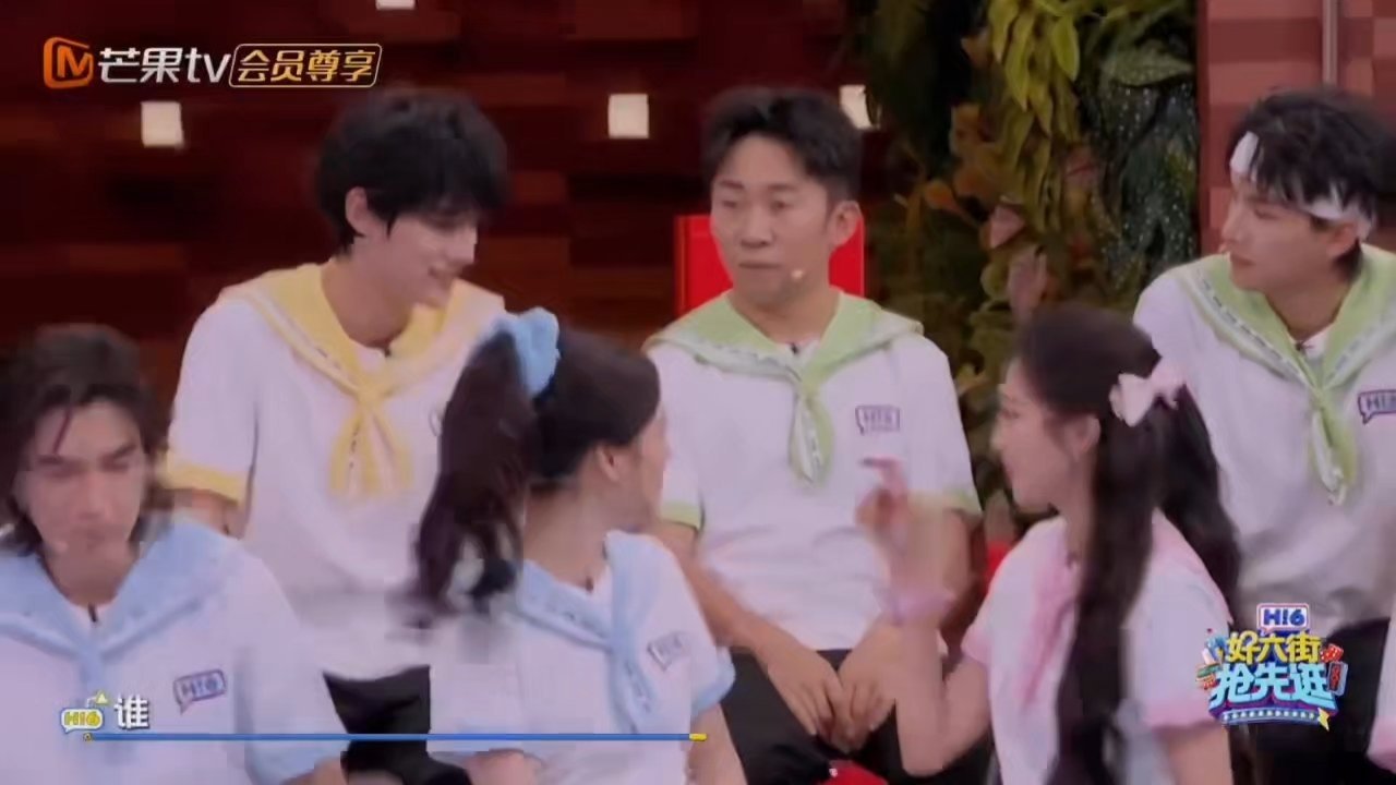 关晓彤震惊丁程鑫24岁了关晓彤得知丁程鑫已24岁满是惊讶，回想初识时对方才16岁