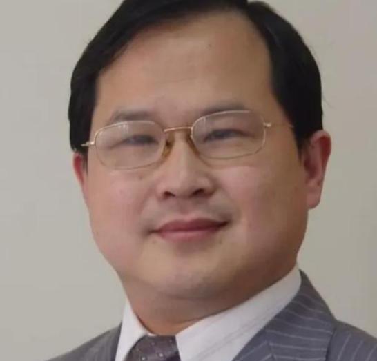 2023年，上海教授胡伟曾说：“中美关系恶化错不在美国，责任在中国！”他认为这一