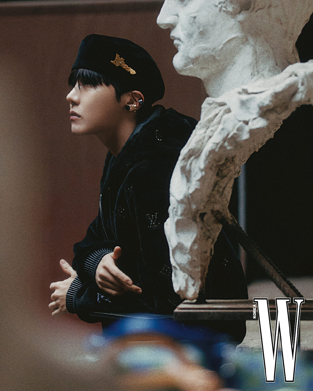 BTS (防弹少年团) 成员 j-hope / 郑号锡 登上 W Korea 封