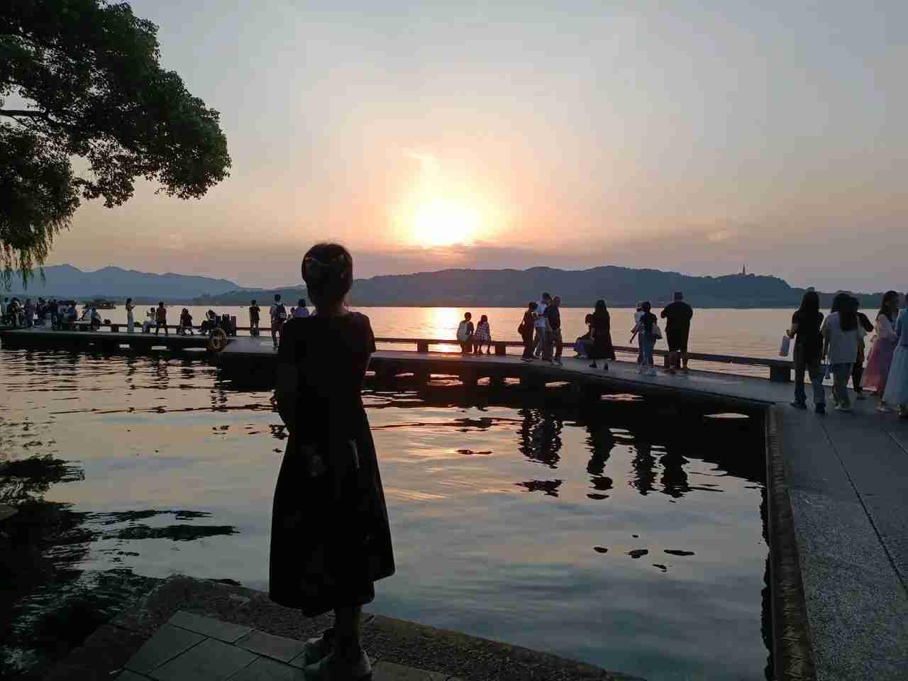 我的今日状态：😁轻松愉快
我这里的天气：☀️晴天

人本身就是一个矛盾体，男人