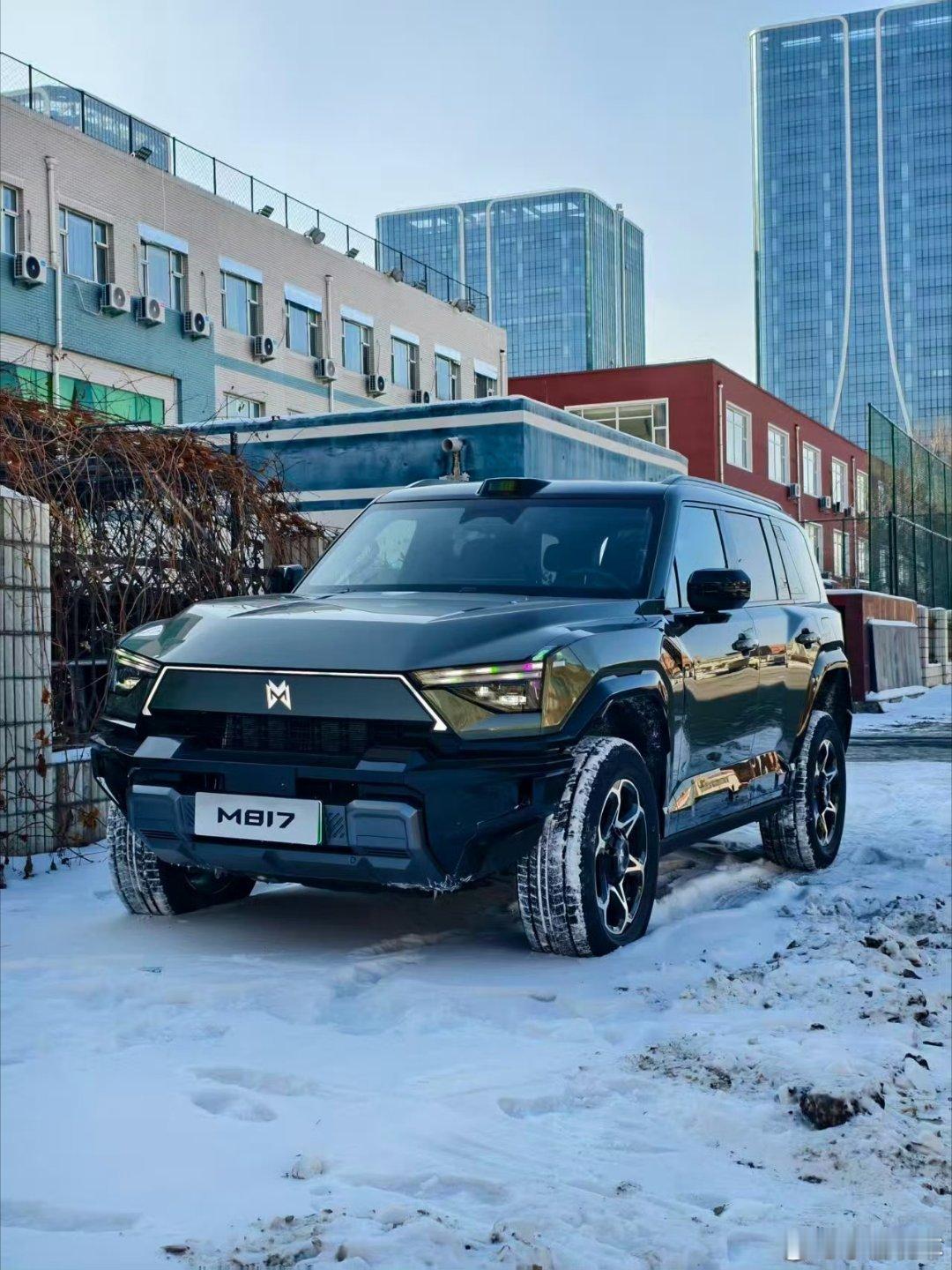 起床啦，今天拍猛士m817 今天的气温是零下25度祝我好运吧我滴天我和汽车的日常