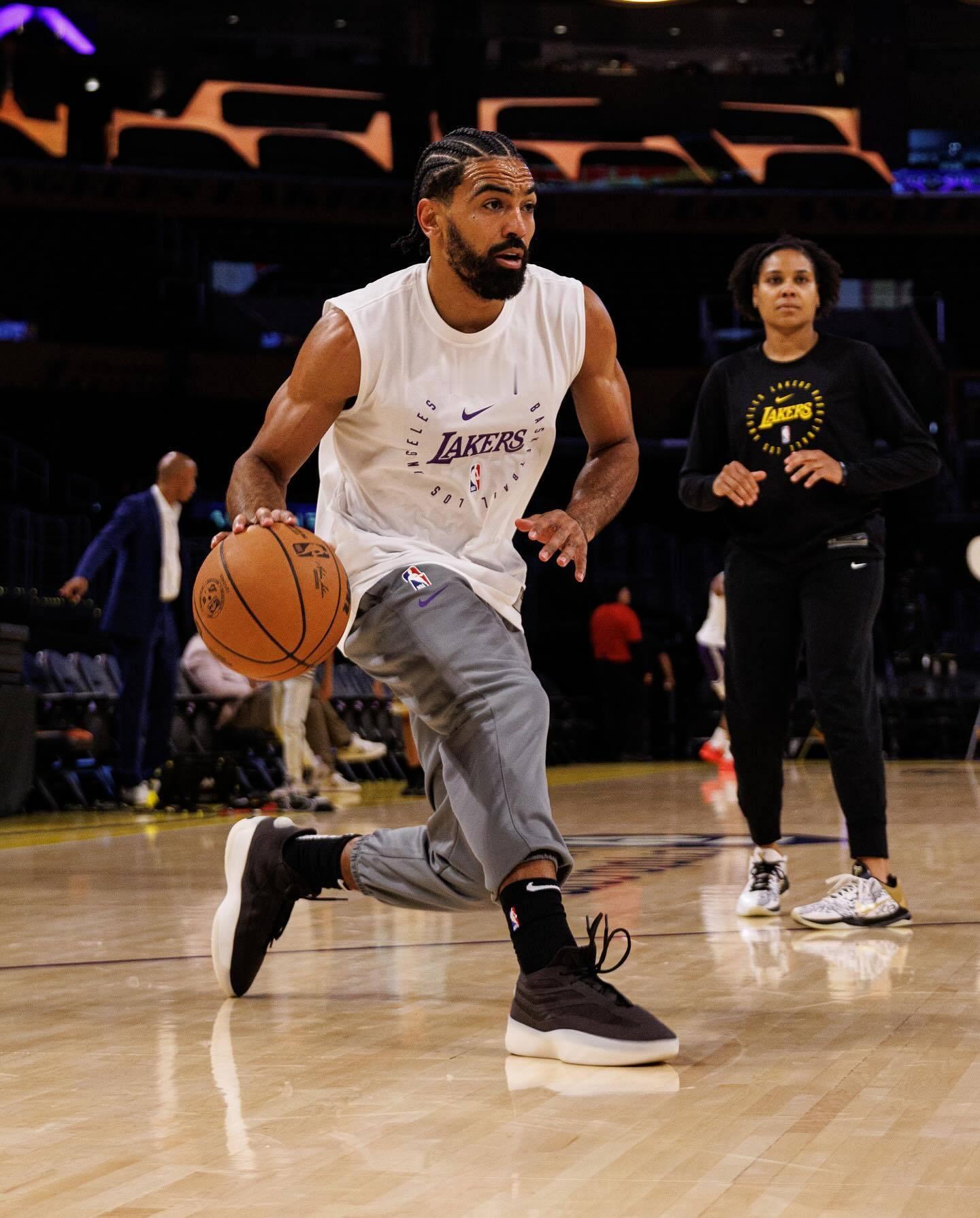 #SNEAKERS ON COURT# 👀👀©️fearofgodathle