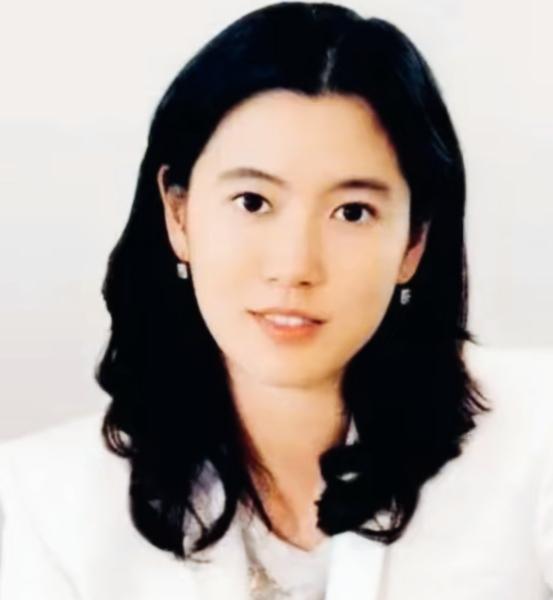 年轻时候的林世玲是不是就很漂亮啊？
以前长的是不是比较清秀啊？
现在在气质方面，