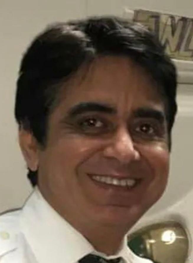 印度波音787坠机事件两名机长，其中机长Sumeet Sabharwal 拥有 