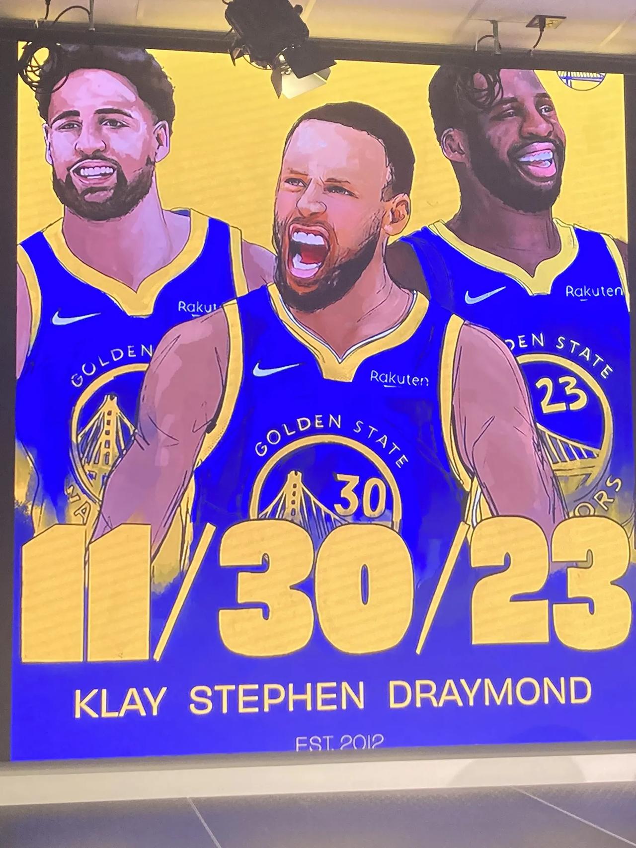 勇士库里，克莱和追梦已经并肩作战12年，荣登历史三人组一起打球年长第二名！

第