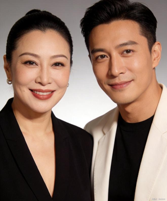 网易首页的文章《三亚梦幻同框！钟丽缇夫妇偶遇张纪中一家，现场画面太温馨》，让我大