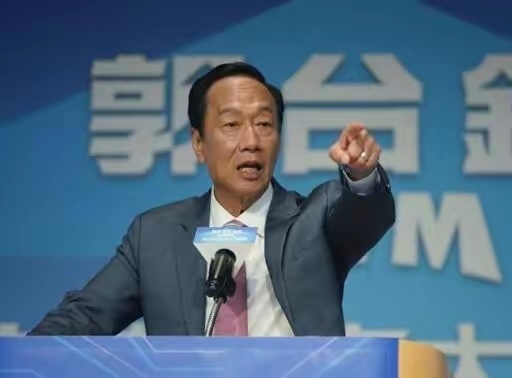 新加坡《联合早报》记者向郭台铭提问：很多人认为在野阵营支持度已不到六成，代表主流