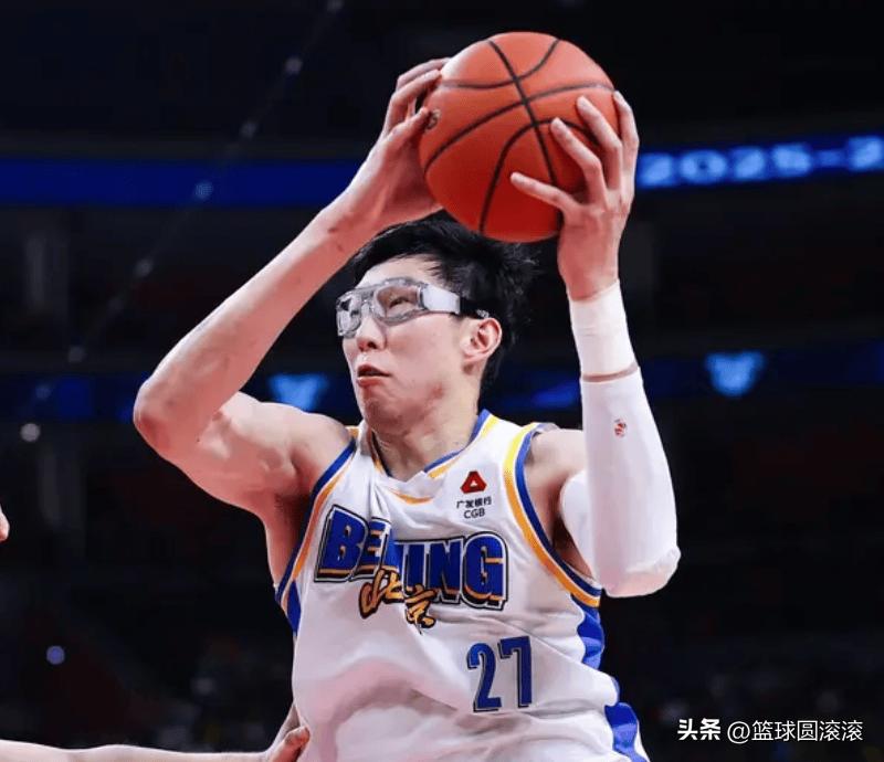 🔥CBA历史第一禁飞区诞生！麦基+周琦双塔硬件炸穿联盟，对手上篮=送帽
 
北