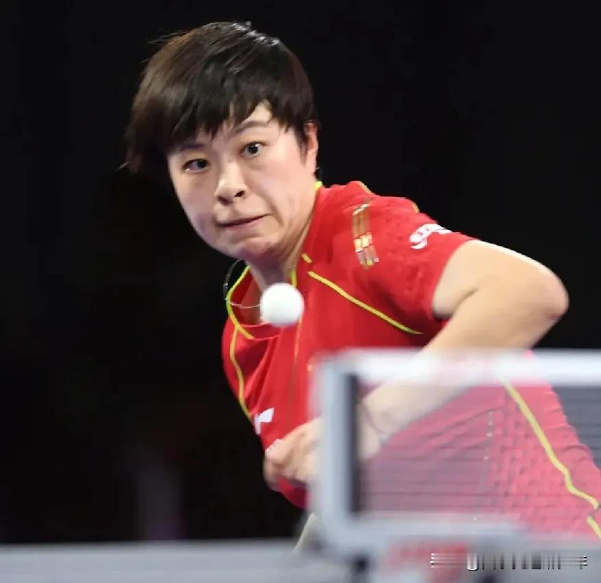 美国大满贯赛事女双1/4决赛：
王艺迪携手蒯曼大战早田希娜伊藤美诚。
首局纠缠到