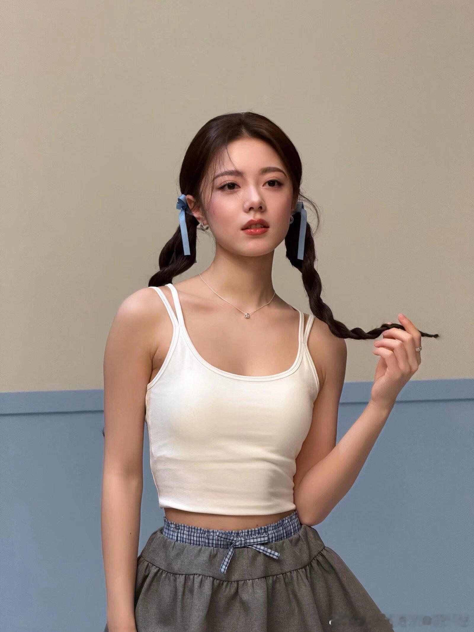 赵今麦[超话]  🍒赵今麦流浪地球3 🍒赵今麦韩朵朵 “人本身可以成为聚光灯
