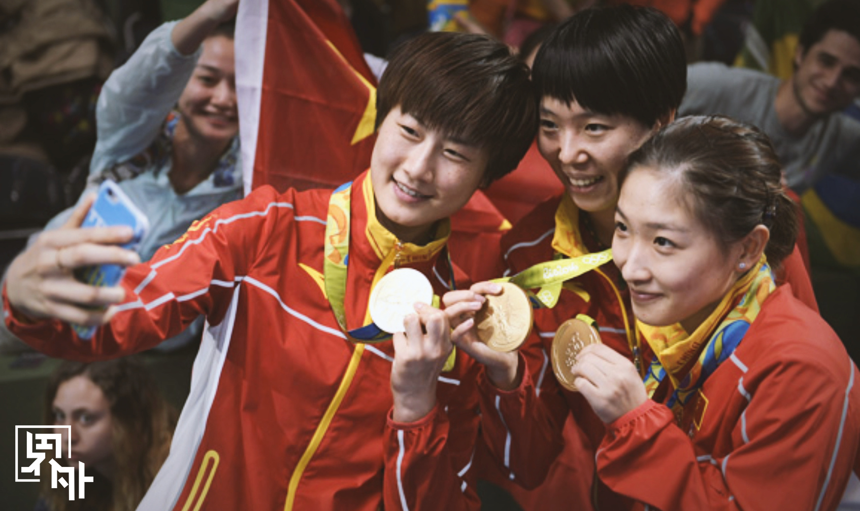 梦回国乒里约奥运李晓霞说不带马龙合影今日国乒参加活动，里约奥运女团阵容——李晓霞