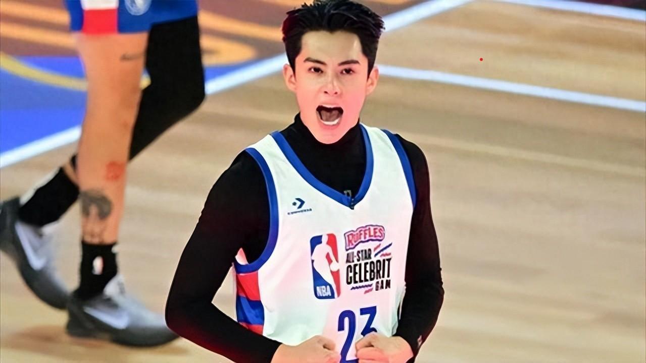 王鹤棣入选 NBA 旗舰球星卡，华人艺人的跨界高光，王鹤棣刻进了国际 NBA 官
