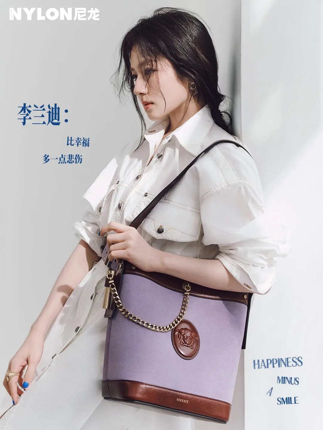如果你想要去了解她就去看她的采访吧，比幸福多了一点点悲伤，但未必就不快乐