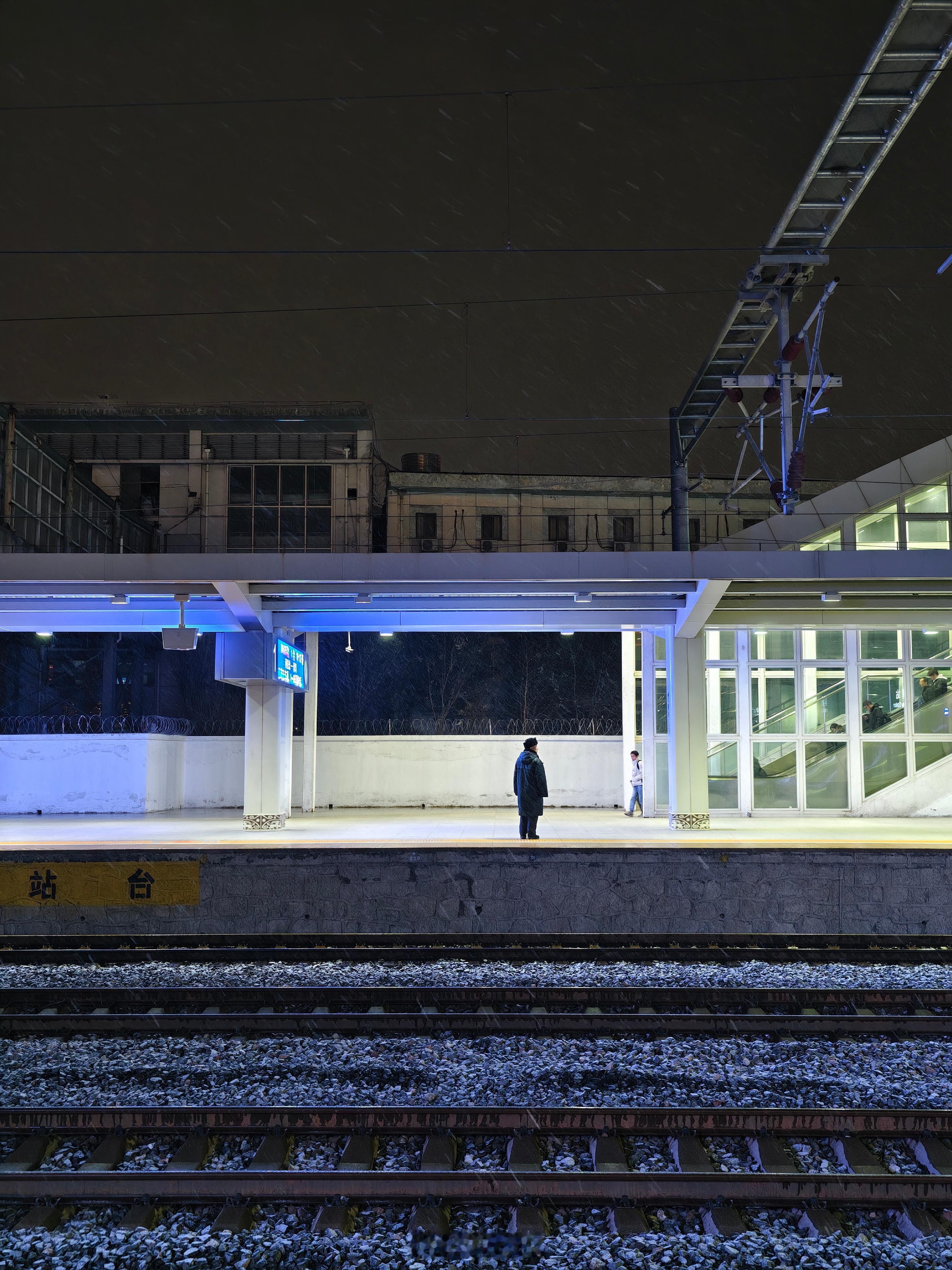 中午临时决定去北京刚好就赶上了北京暴雪接下来一周，还有长春、杭州、皖南、深圳，至