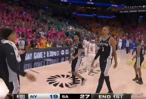 文班划水也能赢！哈珀10分奇兵爆发，尼克斯三核12分集体迷失

NBA总决赛G1