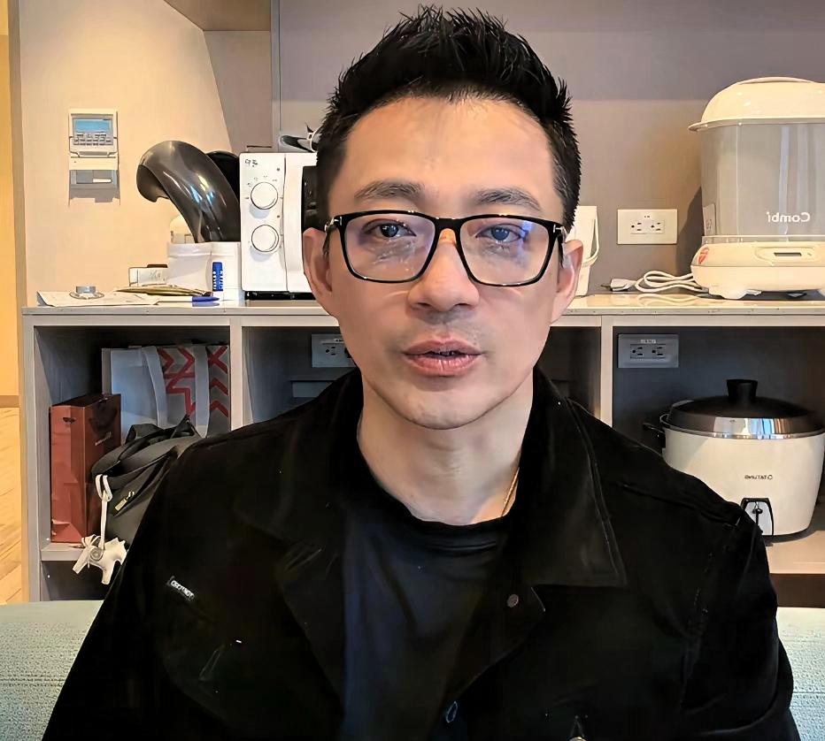 爸妈出差带娃出行, 小菲威海亲子游
现在这爸妈们，工作事很多，还得顾孩子，平衡不