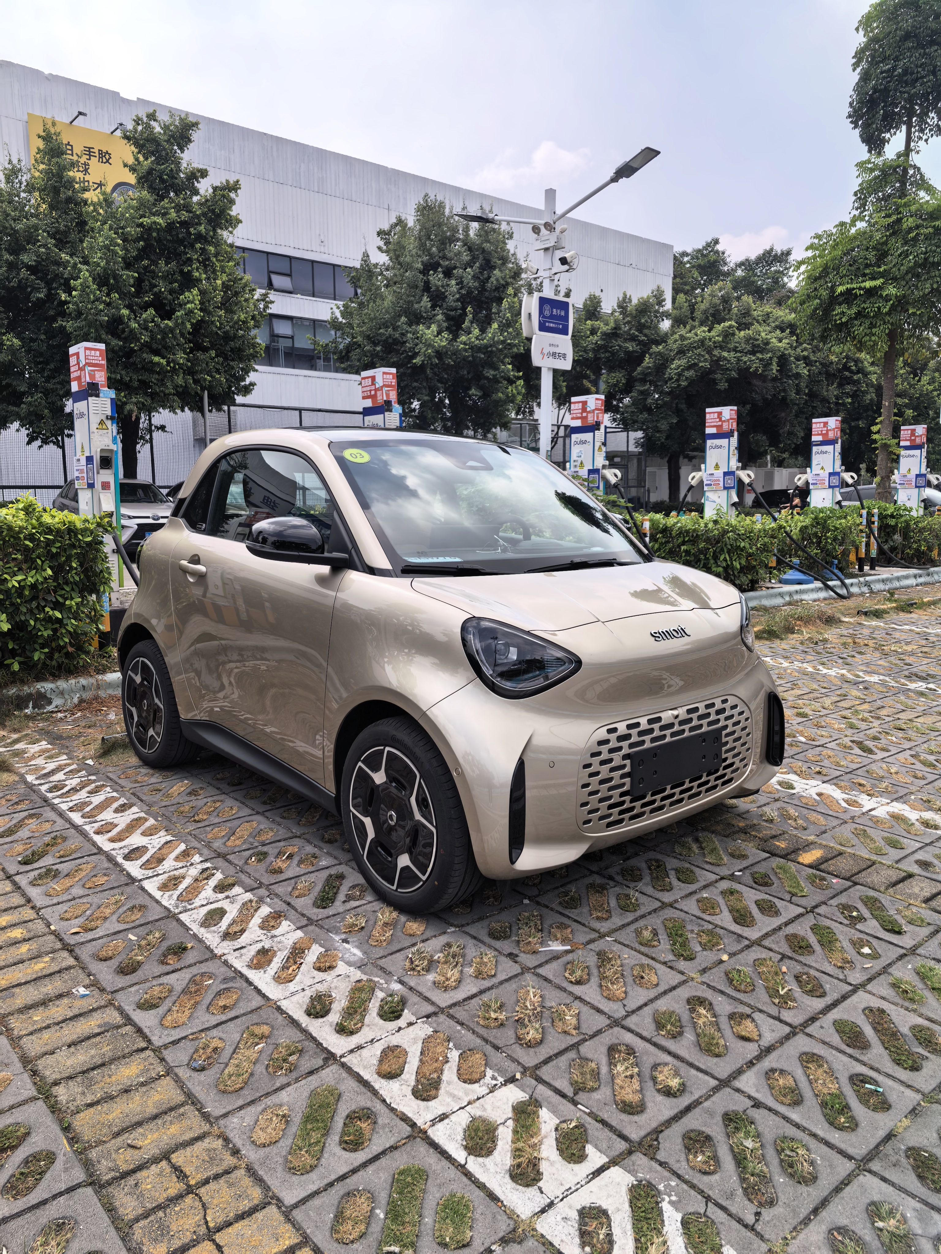 提个车，两天一夜之旅。smart精灵2号，太可爱了吧。smart精灵2号 ​​​