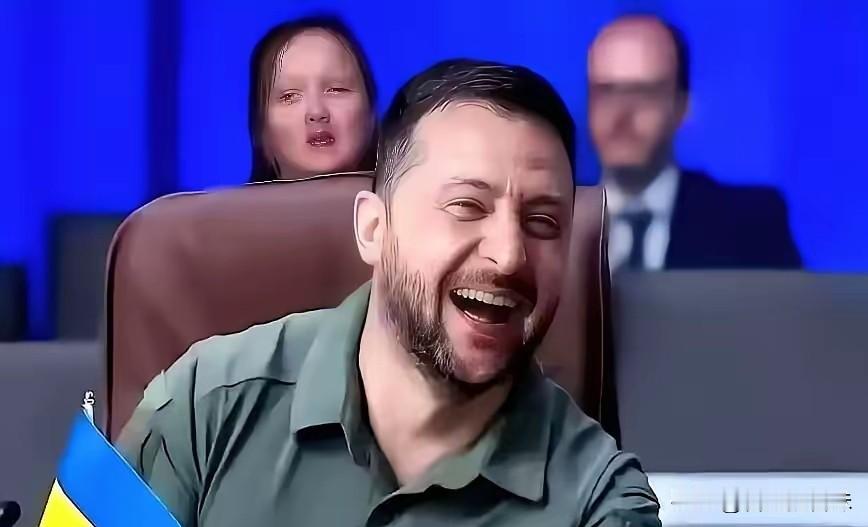 泽连斯基把最后一扇门，用钢板焊死了。
他对着全世界镜头，一字一句地砸出来：乌克兰