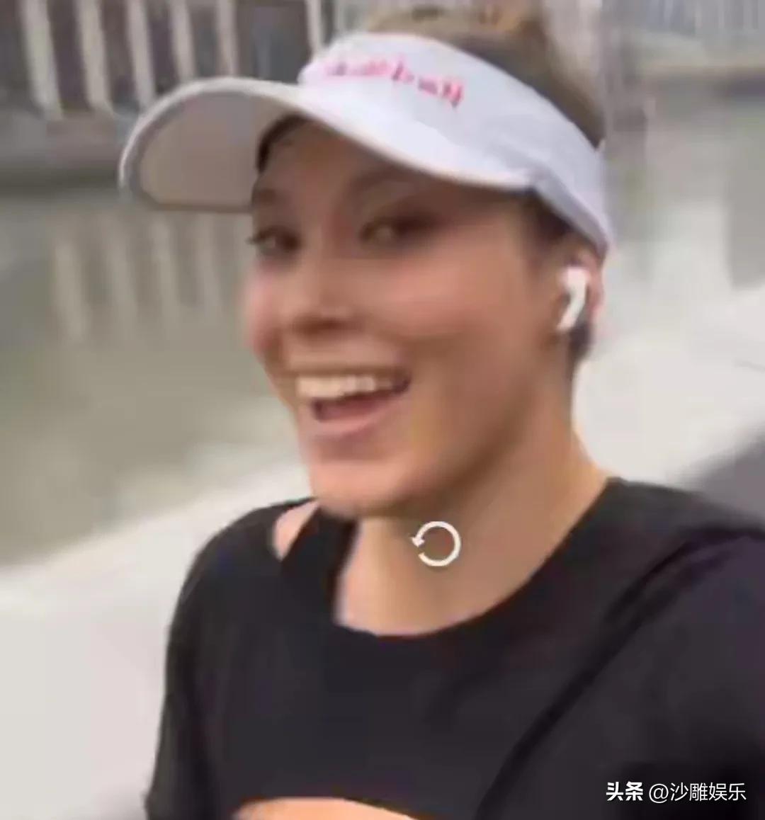 谷爱凌，凌晨高调发文！

3月5日凌晨，“青蛙公主”谷爱凌又双叒叕上热搜了！不过